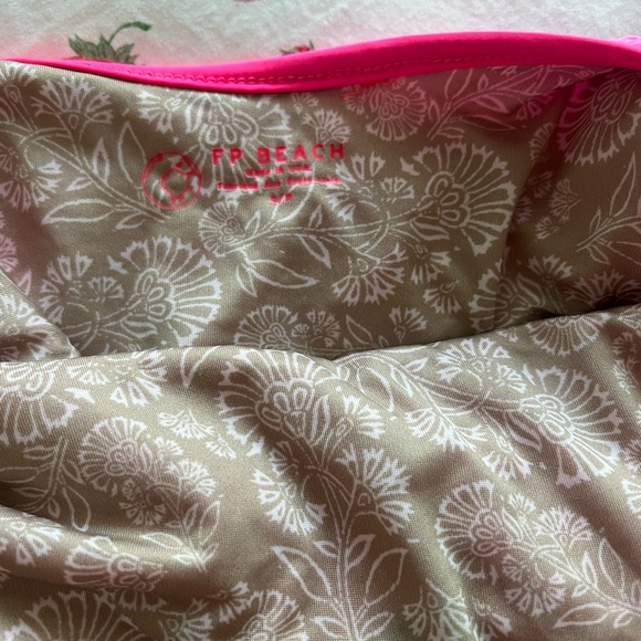 Free-est Amber One Piece Swimsuit - Picture 4 of 11